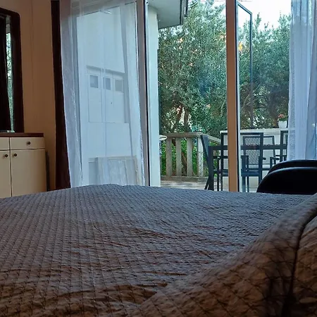 Modern Stipe With Terrace Podstrana